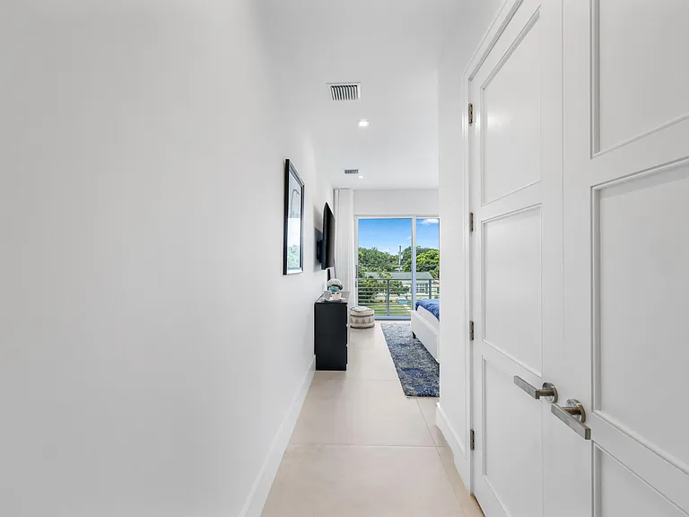 333 S Swinton Ave — Photo 58