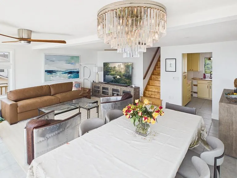 4 Cambridge Ct #1 — Photo 9
