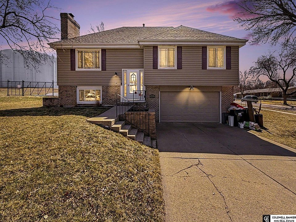 1st image of 8201 South St