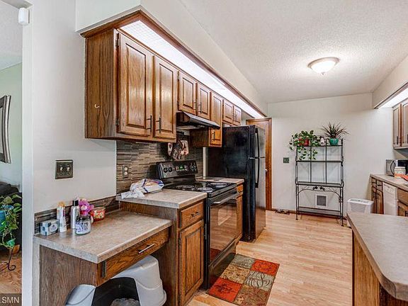 5th image of 2441 McMenemy St