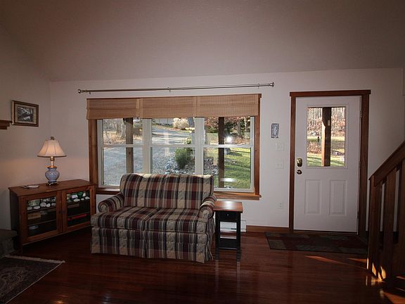 4th image of 406 Windflower Dr