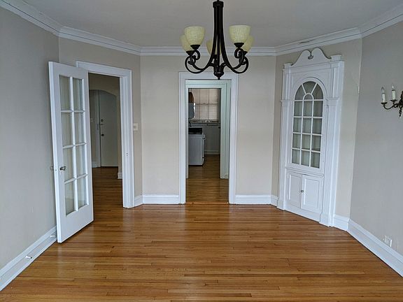 5th image of 905 Elmwood Ave #7-B3