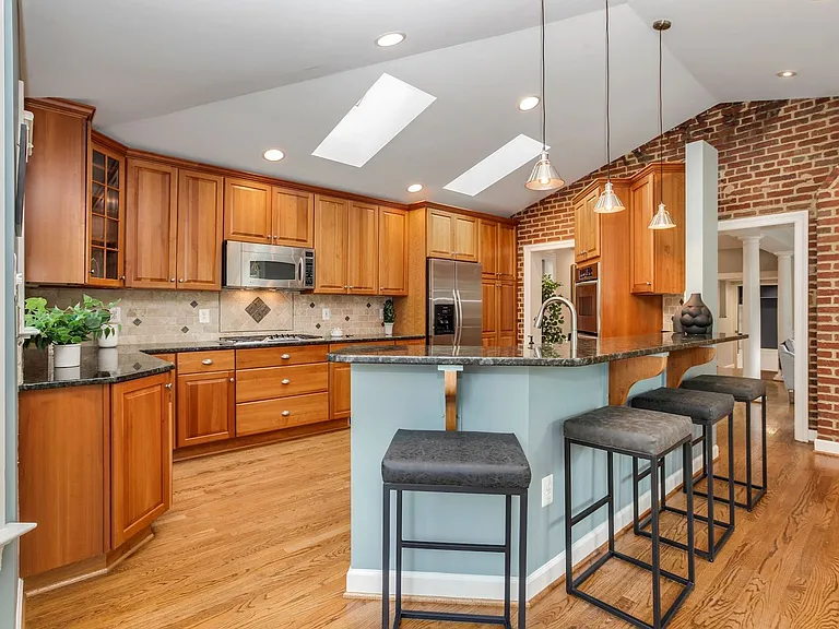 3233 Stephenson Pl NW — Photo 11