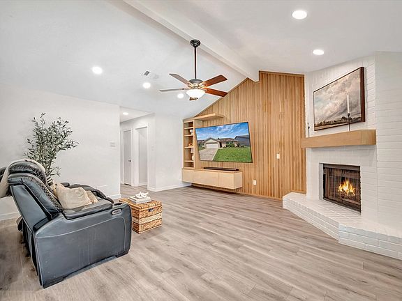 5th image of 109 Country Ln