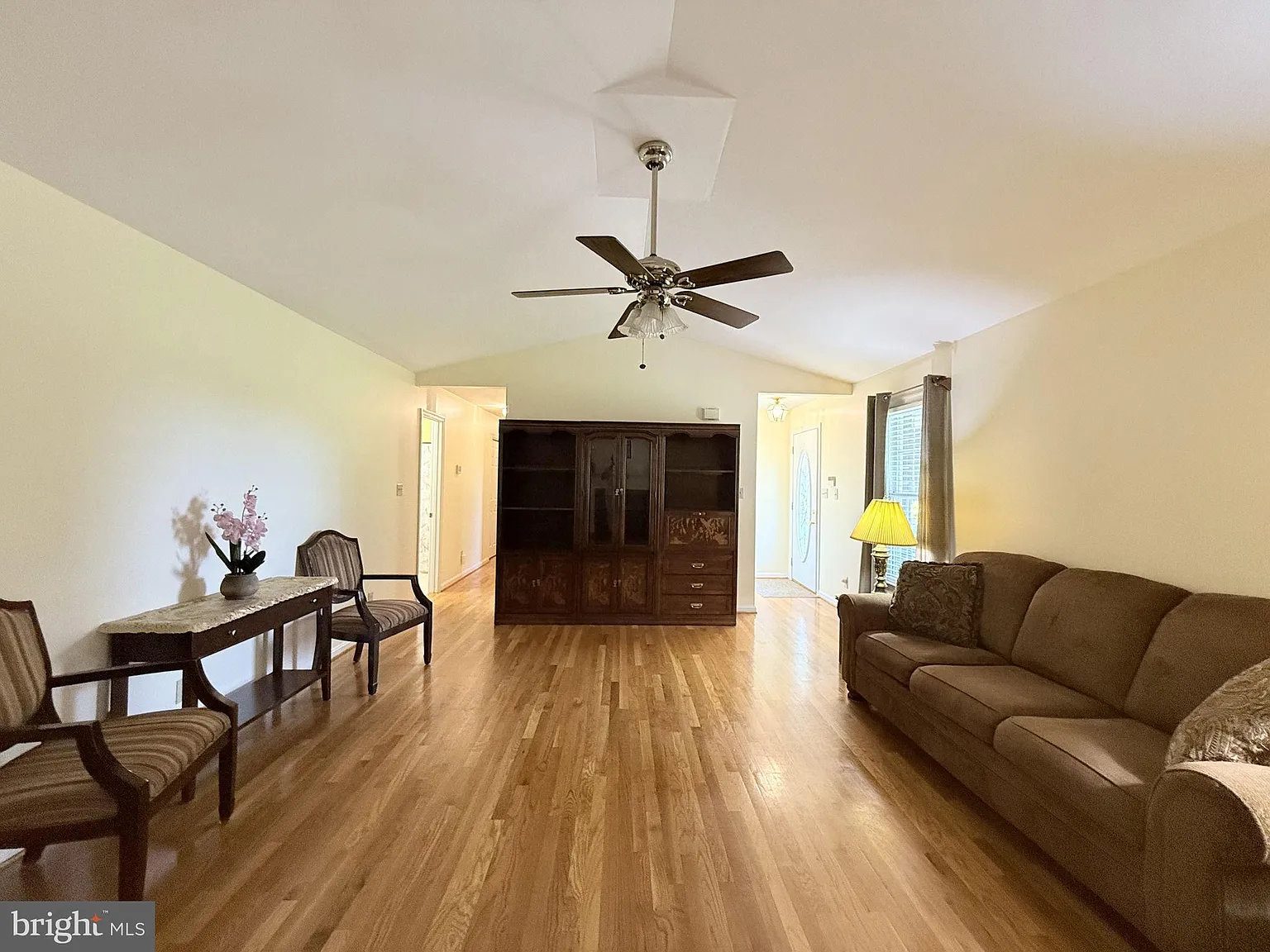 3 bed, 2.0 bath, 1705 sqft, $2,700 — Photo 4