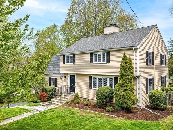 2 Longfellow Rd, Wellesley, MA 02481