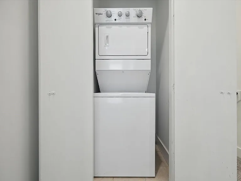 1105 W 21st St #B — Photo 22