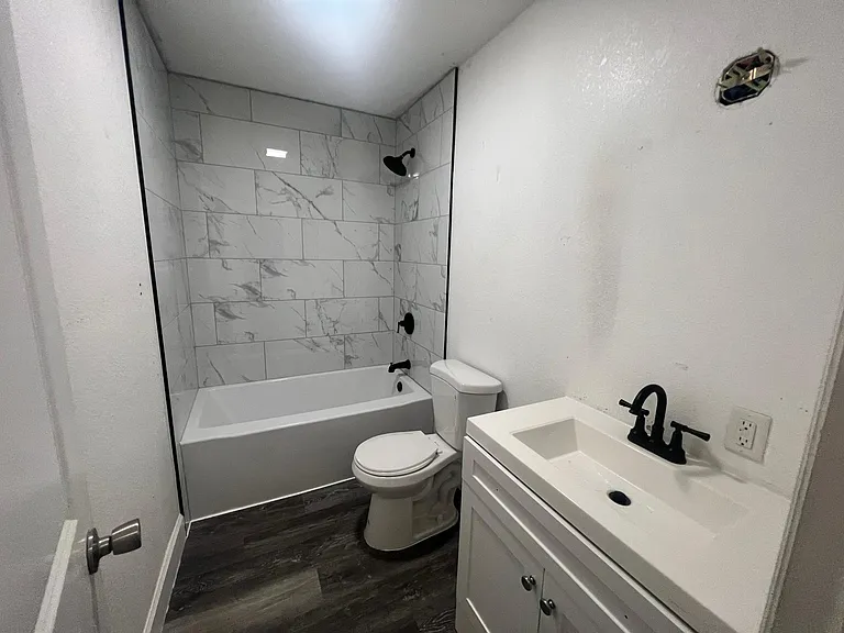 1042 SW McFarlane Ave #102 — Photo 6