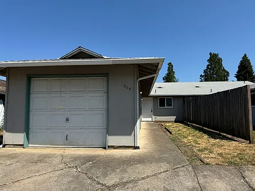 636 W Quinalt St Photo 1
