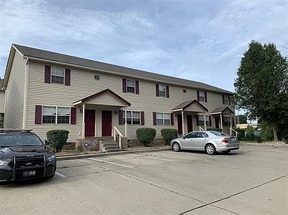 3rd image of 122 Colonial Townhouses