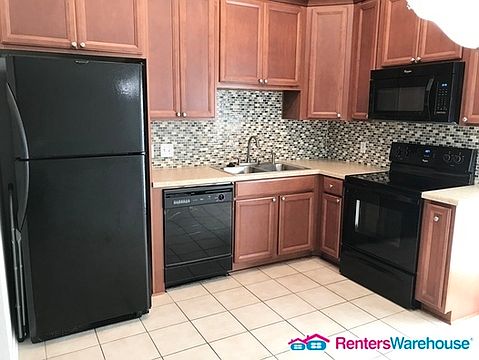4th image of 1015 E Yager Ln Unit 128