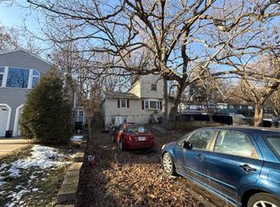 5701 Fox Lake Rd, McHenry, IL 60051