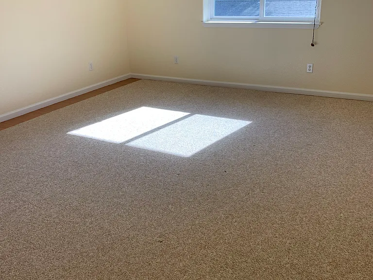 327 W Mill St #B — Photo 13