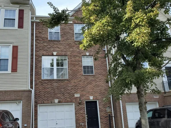 43182 Newbridge Sq, Ashburn, VA 20148