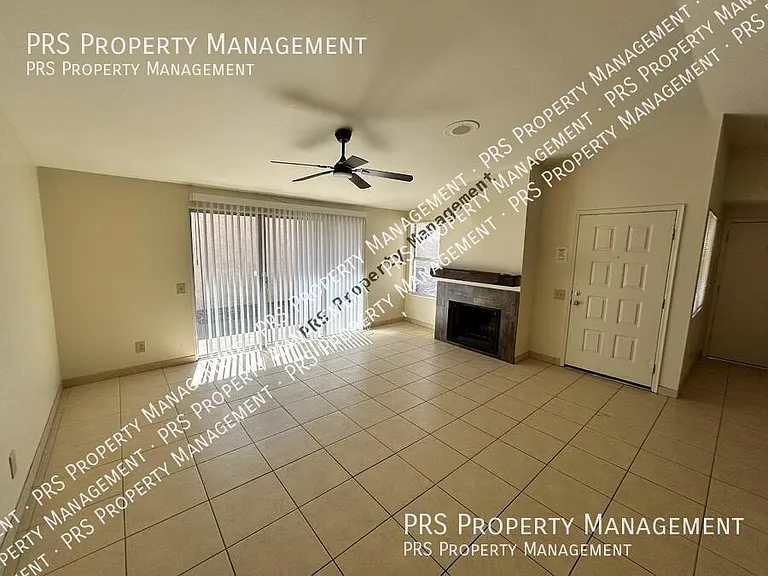 1762 W Colt Rd — Photo 5
