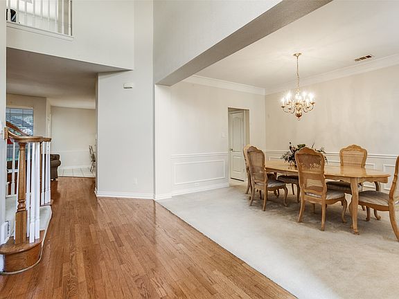 3rd image of 6901 Aberdeen Dr