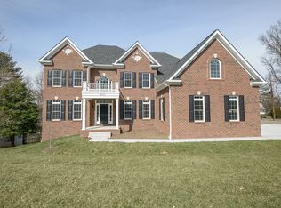 1901 Foxhall Rd, McLean, VA 22101