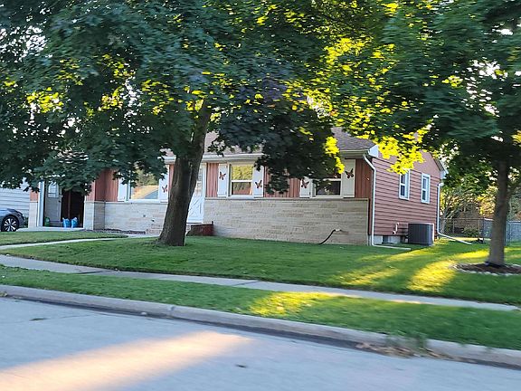 2nd image of 718 Riverview Dr