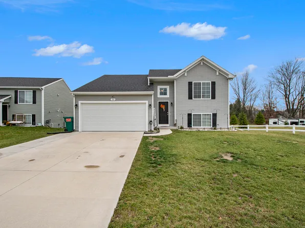 500 Pioneer Trl NE, Cedar Springs, MI 49319