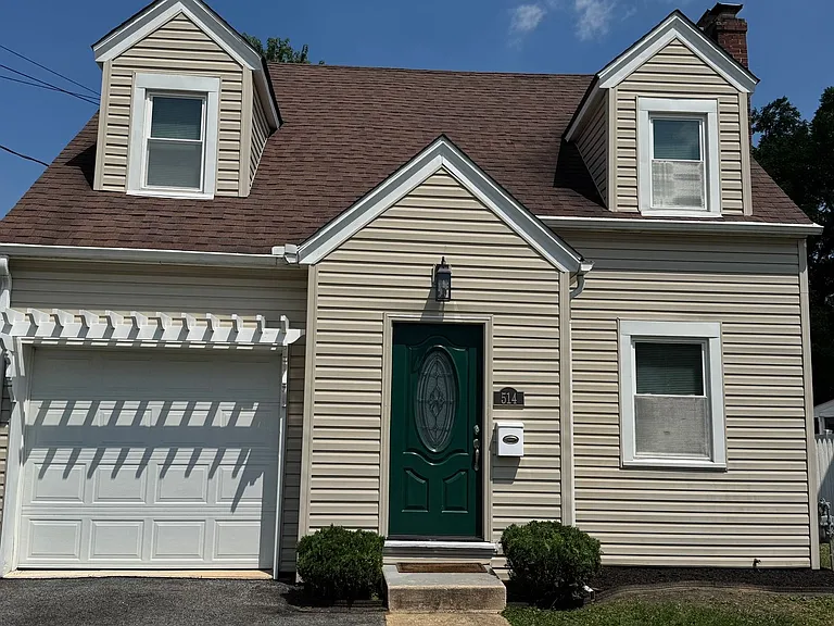 514 Essex Ave — Photo 1