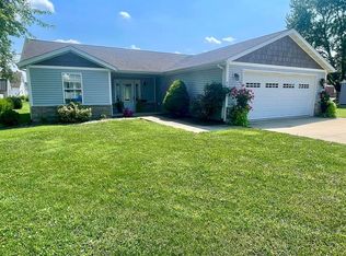 920 N 7th St, Breese, IL 62230