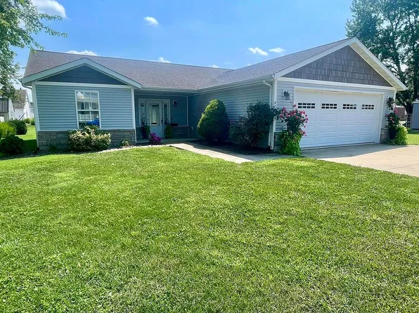 920 N 7th St, Breese, IL 62230