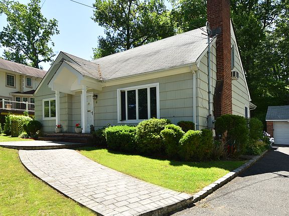 2nd image of 6 Hewlett Pl
