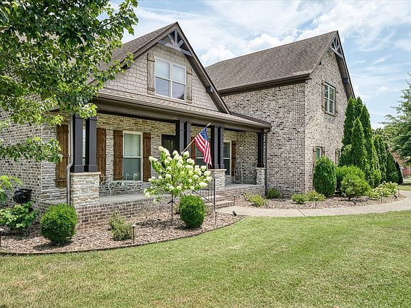 3rd image of 2548 W Park Dr