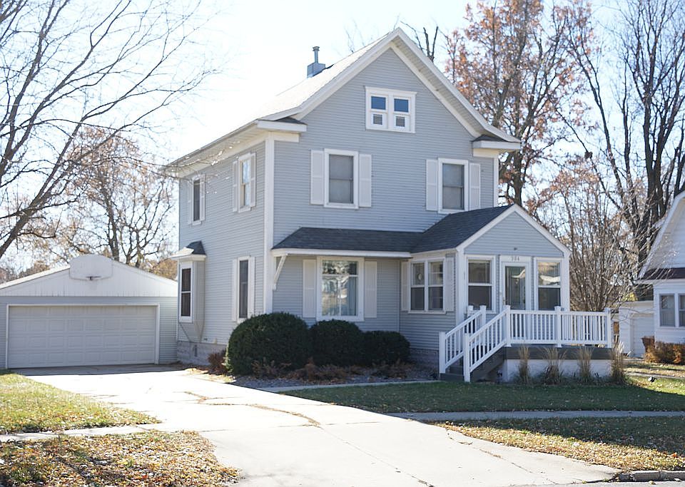 1st image of 904 W 5th St
