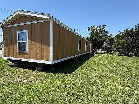 2nd image of 1020 S Kansas Ave Lot 125