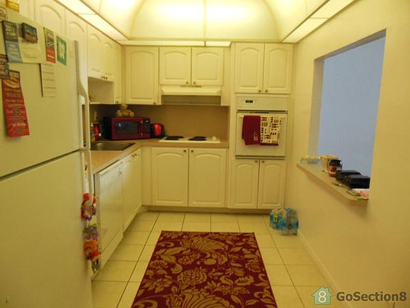 5th image of 19370 Collins Avenue #1612