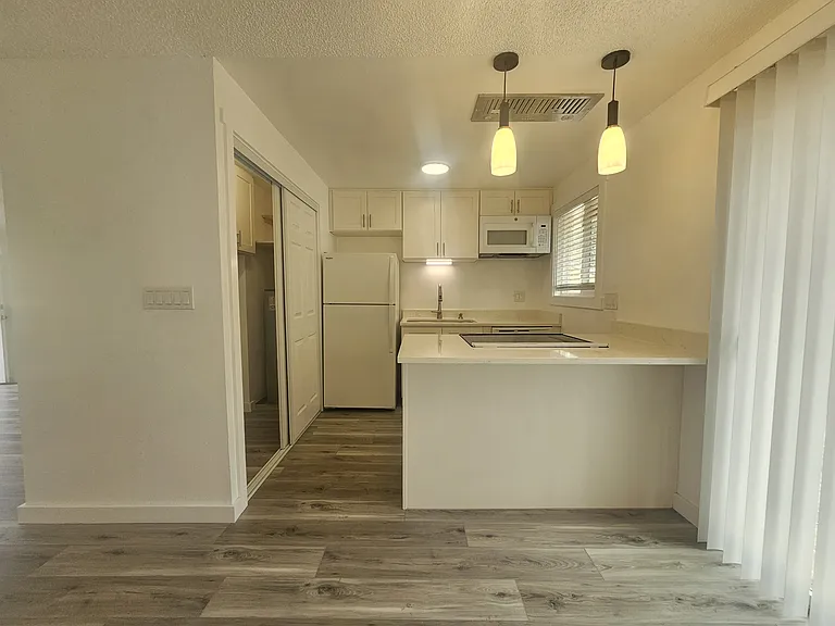13936 SE Powell Blvd — Photo 7
