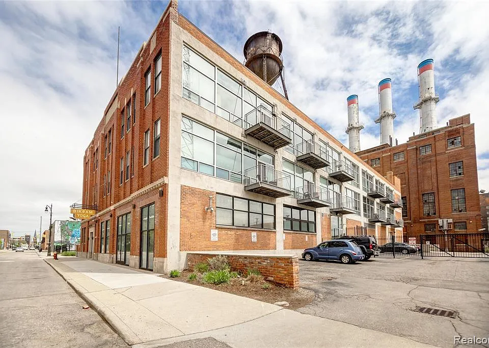 55 W Canfield St #308