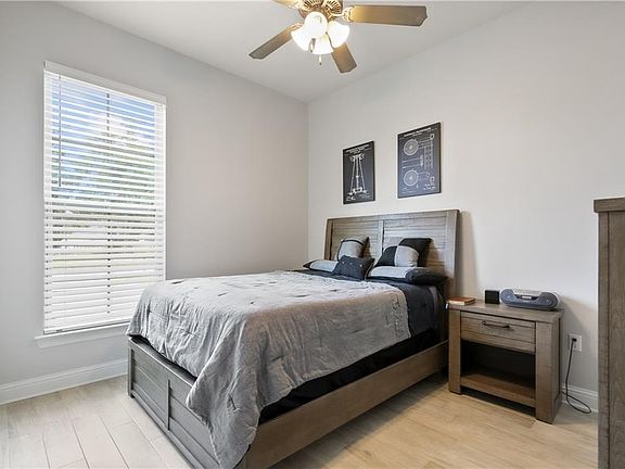 5th image of 4084 Oak Bend Ln