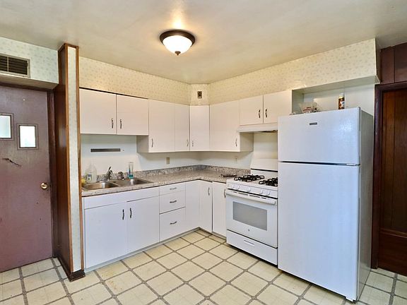 3rd image of 514 Whittemore Dr