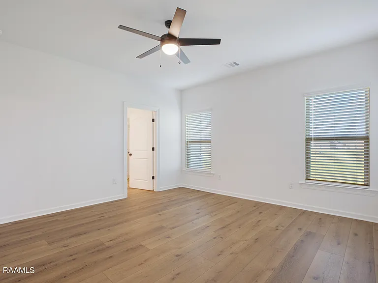 209 Tatum Ln — Photo 17