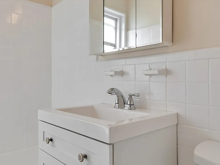 11B W Roselle Ave #11B — Photo 18