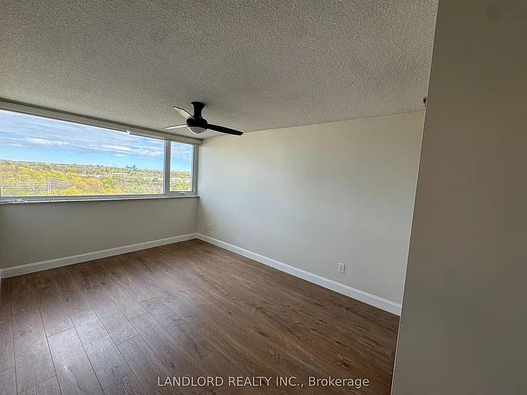 20 Speers Rd #1105 — Photo 37
