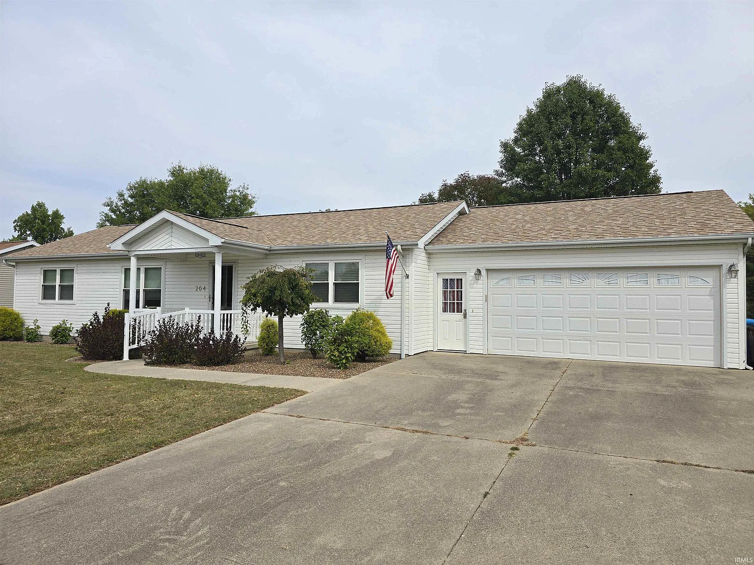 204 Kingsmill Dr photo 1