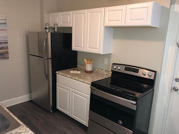 4th image of 2817 W 8th St