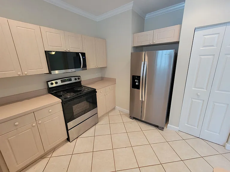 3974 Grove Park Dr — Photo 8