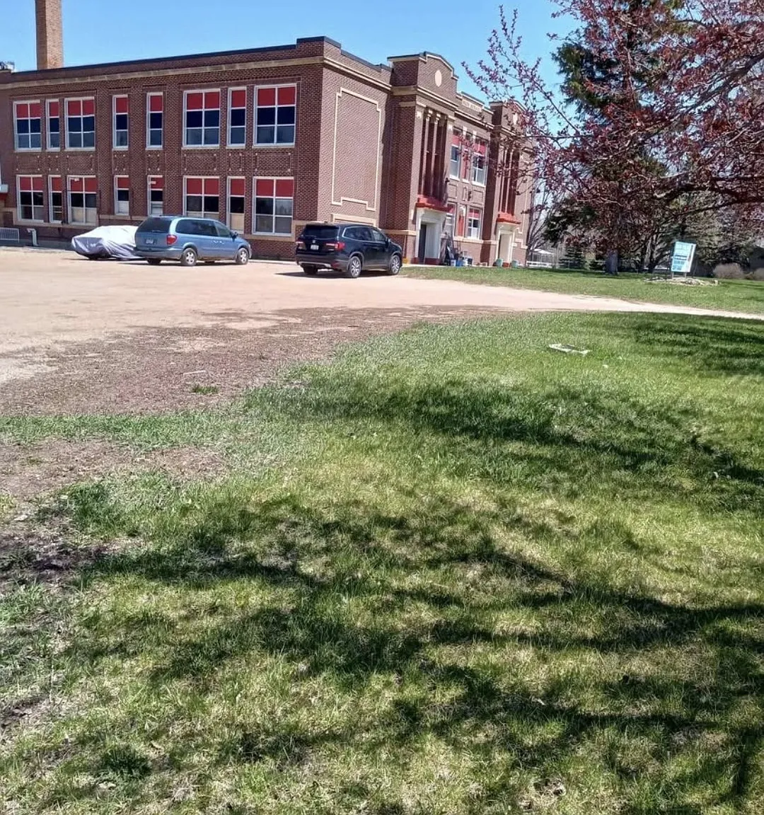 4 bed, 2700 sqft, $1,700 — Photo 3