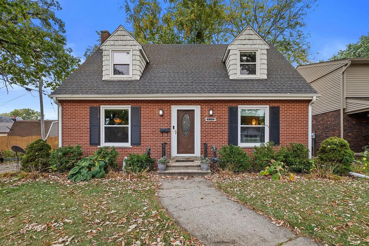 2115 36th STREET photo 1