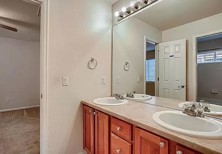20981 E Hampden Pl — Photo 12