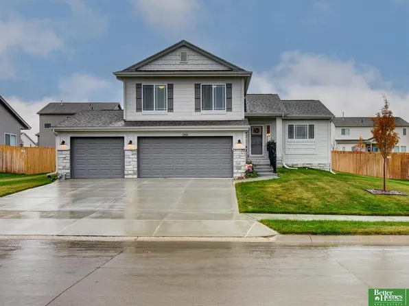 12006 S 107th St, Papillion, NE 68046