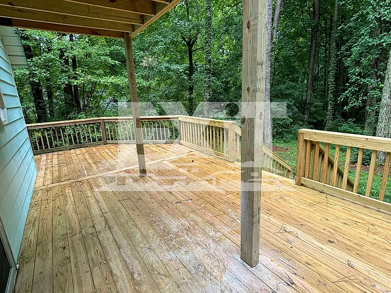 406 Hawthorne Dr — Photo 3