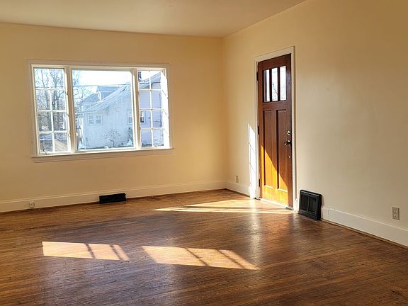 3rd image of 628 S Rockhill Ave