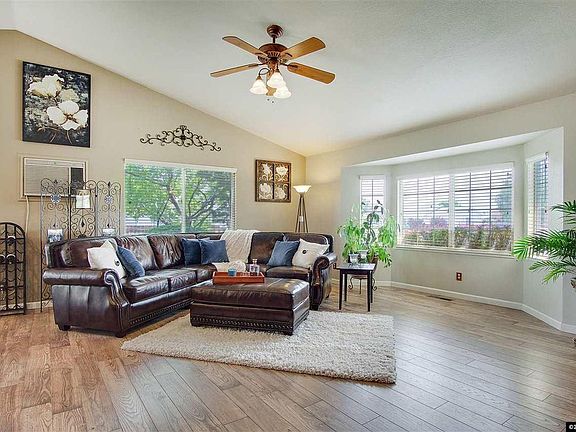 3rd image of 155 Missy Dr