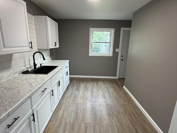 4th image of 4135 W Lancaster AVENUE