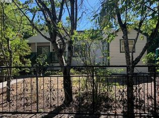 239 D St, Springfield, OR 97477